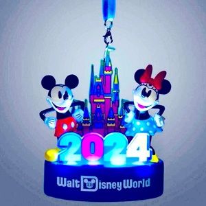 NWT 2024 Disney World Mickey Minnie Mouse Castle Light Up Christmas Ornament